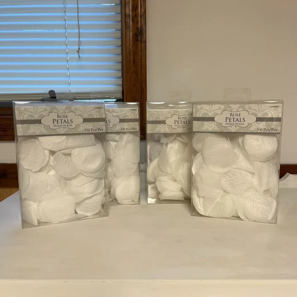 NWT White Silk Flower Petals - 1200 Pieces